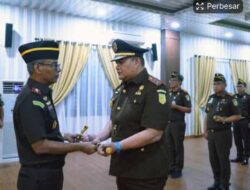 Kajati Sumut Muhibuddin lantik Muhammad Junaidi, SH., MH, menjadi Kajari Paluta, di Aula Cipta Kerta Lantai III Kejati Sumut