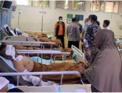 -AL  Komando Daerah Angkatan Laut I dengan Sigap Tangani Ledakan di Kamar Mesin KM Aceh Hebat 2 yang Akibatnya 14 Orang Alami Luka Bakar, di Banda Aceh .