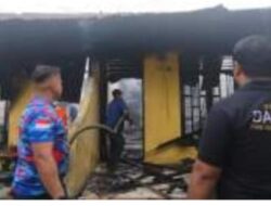 Tiga Unit Rumah Kontrakan Ludes di Lalap Sijago Merah  Jalan Ika Bina, Lingkungan Beringin, Kelurahan Sioldengan, Kecamatan Rantau Selatan, Kabupaten Labuhanbatu
