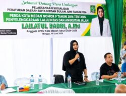 Lailatul Badri, A.Md Anggota DPRD Kota Medan Gelar Sosialisasi Peraturan Daerah Kota Medan Nomor 9 Tahun 2016 tentang Penyelenggaraan Lalu Lintas dan Angkutan Jalan Dalam kegiatan tersebut, warga Sorot terkait minimnya Penerangan Jalan di sejumlah Wilayah Permukiman.