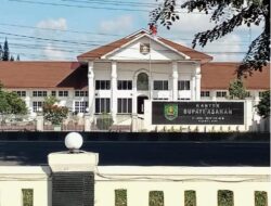 Warga Bandar Pulau dan Buntu Pane Kecewa dan Keluhkan Jalan Rusak Parah, Bupati dan Wakil Bupati Bungkam