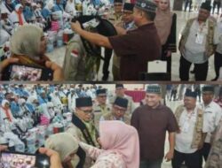 Sambut rombongan Haji Kloter 13 debarkasi MedanJalN Asrama Haji