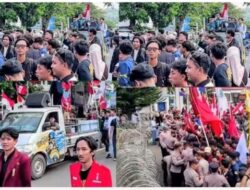 Demo mahasiswa Usung judul aksinya “Lampung Tarik Mandat”, Aksi Berlangsung di Gedung DPRD Lampung