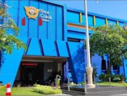 Kortastipidkor Mabes Polri Geledah Kantor Pengawasan dan Pelayanan Bea dan Cukai Tipe Madya Pabean Juanda, Kabupaten Sidoarjo, Jawa Timur