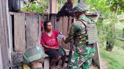 Satgas Pamtas Kewilayahan RI – PNG Yonif 645/Gardatama Yudha Pos Benawa Laksanakan Kegiatan Teritorial Komsos dan Pelayanan kesehatan Masyarakat di sekitar Wilayah Pos Benawa