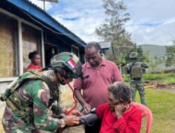 Satgas Pamtas RI–PNG Kewilayahan Yonif 645/Gardatama Yudha Pos Bolakme Melaksanakan Pelayanan Kesehatan Keliling Guna Bantu Masyarakat di Distrik Bolakme