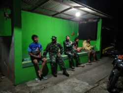 TNI Hadir Jaga Keamanan dan Pererat Kebersamaan dengan Warga Nguntoronadi