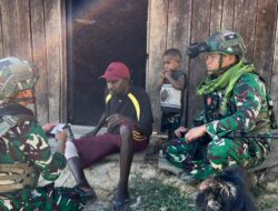 Wujudkan Kemanunggalan TNI-Rakyat, Satgas Yonif 645/GTY Gelar Pelayanan Kesehatan di Distrik Eragayam