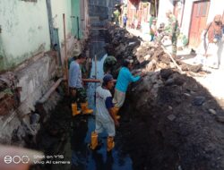 Anggota Koramil 03 Serengan & Warga Masyarakat, Genjot Pra TMMD Sengkuyung Tahap III TA. 2026, Turunkan Alat Berat