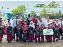 Salurkan Zakat Pegawai Dukung Pendidikan di SDN 101485 Sei Semayang