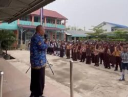 Kepala UPT SMP Negeri 15 Medan, Pandapotan Siregar, resmi Tutup kegiatan Masa Pengenalan Lingkungan Sekolah (MPLS) Tahun Ajaran 2026/2027