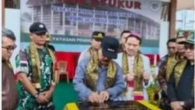 Bupati Sanggau Drs. Yohanes Ontot, M.Si., Resmikan Sekolah Dasar Katolik (SDK) Perkasa Sekayam