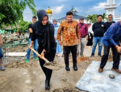 Peletakan Batu Pertama Gapura Masjid Jamik, Lailatul Badri: Masjid Bukan hanya sebagai Tempat Ibadah saja Melainkan  Pusat Pembinaan Umat