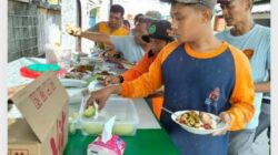 Semangat Gotong Royong Ibu-ibu Warnai TMMD Sengkuyung Tahap III Kodim 0735 Surakarta