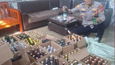 Polsek Cibatu Polres Garut, Amankan ratusan botol miras berbagai jenis dalam kegiatan pemberantasan peredaran minuman keras di wilayah hukum Polsek Cibatu
