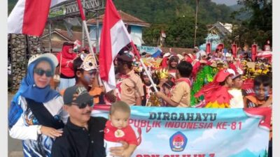 Lebih 2.500 Peserta Karnaval  Padati Alun – Alun/Little Madinah Cililin  Berasal dari sekolah SD, MI, TK/RA, dan PAUD