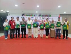 Gandeng Berbagai Organisasi, Bakti Sosial Kesehatan di Central Plaza Pekanbaru Diserbu Warga