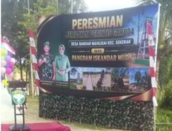 Panglima Komando Daerah Militer (Kodam) Iskandar Muda Mayjen TNI Joko Hadi Susilo Resmikan Jembatan Perintis Garuda di Desa Bandar Mahligai ,Aceh