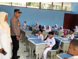 Kapolsek Idi Tunong, Polres Aceh Timur, Polda Aceh, Ipda Saiful Bahri, S.E. Ingatkan Siswa SDN 1 Gampong Buket Teukuh, Kecamatan Idi Tunong untuk  Bangun Kedisiplinan,menghormati guru, dan Jaga Hubungan baik dengan Sesama Teman
