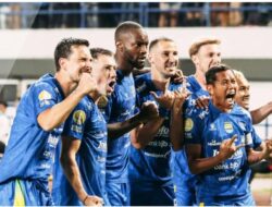Pertandingan di GBLA, Persib Bandung Babat Habis PSM Makassar 3-1