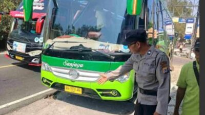 Pemotor Lalai Tabrak Bagasi Bus di Patuk Gunungkidul, Pengendara Patah Tulang Hidung