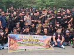 Kabut Asap dan Kekeringan Melanda, Aliansi Masyarakat Melayu Bersatu Bagikan Masker dan Air Minum Gratis