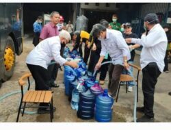 Kemarau Belum Berakhir, 659 Warga Kubu Raya Terima 10.000 Liter Air Bersih