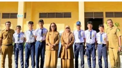 Tujuh Siswa SMPN 34 Medan Sabet Juara II Piala Wali Kota Pertandingan Sepakbola Antar Medan Maimun