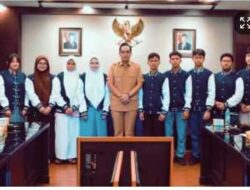 Walikota Medan Rico Waas melepas siswa-siswi MAN 1 Medan ikut Program Pertukaran Pelajar Kota Bersahabat Medan–Ipoh