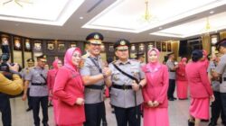 Kapolri Jenderal Polisi Dr. (H.C.) Suyudi Ario Seto, S.I.K., S.H., M.Si., Resmi  Lantik Irjen Pol. Dr. M. Awal Chairuddin, S.I.K., M.H., sebagai Kepala Kepolisian Daerah (Kapolda) Sulawesi