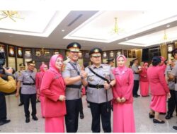 Kapolri Jenderal Polisi Dr. (H.C.) Suyudi Ario Seto, S.I.K., S.H., M.Si., Resmi  Lantik Irjen Pol. Dr. M. Awal Chairuddin, S.I.K., M.H., sebagai Kepala Kepolisian Daerah (Kapolda) Sulawesi