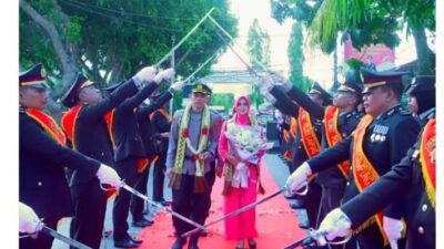 Gelar Tradisi Pedang Pora Iringi Langkah AKBP Zaldy Kurniawan Sebagai Kapolres Lampung Tengah