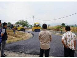 Wabup Tinjau Jalan Sibodiala: Harapan Kualitas Terjaga, Namun Pengawasan di Lapangan Masih Dipertanyakan