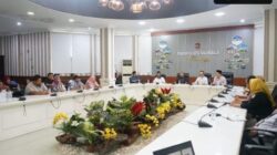 Walikota Tanjung Balai Mahyaruddin Salim bertemu dengan PKL kawasan Food Court