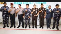 Kapolda Sulawesi Selatan Irjen Pol. Dr. M. Awal Chairuddin, S.I.K., M.H., Terima Penyematan Brevet Kehormatan Hiperbarik dari Komandan Komando Daerah TNI Angkatan Laut VI