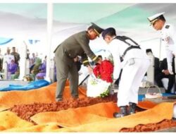 Panglima TNI Pimpin Gelar Upacara  Pemakaman Alm. Laksamana TNI (Purn) Widodo A.S