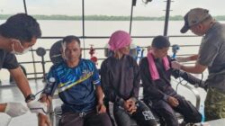 Jemput Nyawa Ditengah Hempasan Gelombang Perbatasan, KRI Torani 860 Selamatkan Tiga Nelayan