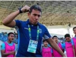 LA Mania Beri Peluang Bima Sakti Di Sisa Dua Laga ,BisaKah Persela Debut  Peringkat naik Enam Poin